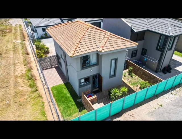 2 BEDROOM TOWNHOUSE FOR SALE IN DANA BAY